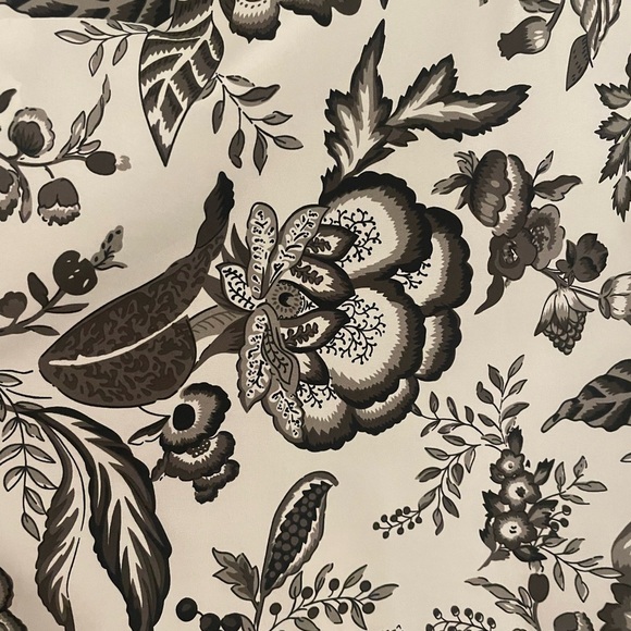 Floral Black and White Top - Picture 2 of 5